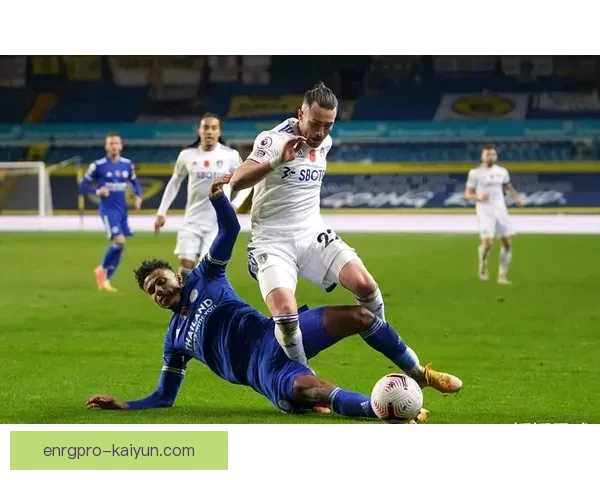 足球逆转比赛展现出球队的斗志与策略调整，值得关注的表现与战术分析。